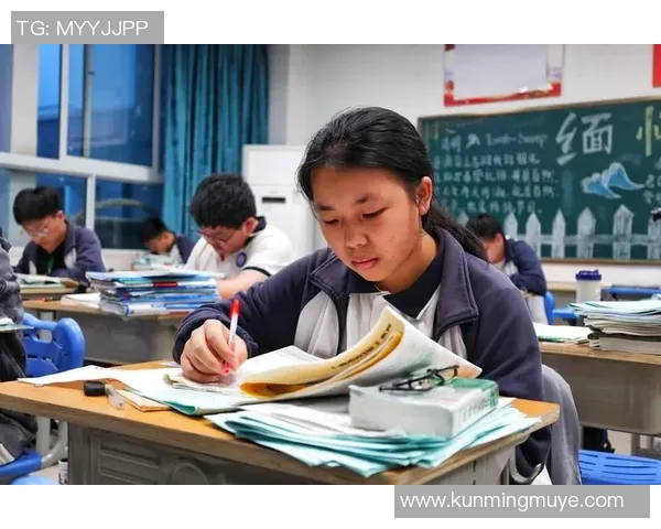 李泓澎的成长之路：从平凡少年到杰出人才的奋斗历程与心路历程